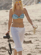 Elisha Cuthbert nude 92