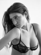 Elizabeth Elam nude 8