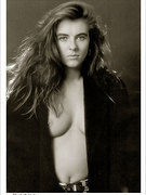Elizabeth Hurley nude 123