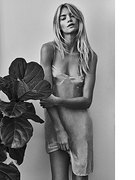 Elyse Taylor nude 1