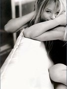 Emilie De-Ravin nude 102