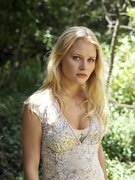 Emilie De-Ravin nude 125