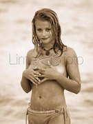 Emilie De-Ravin nude 13