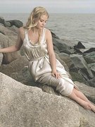 Emilie De-Ravin nude 14