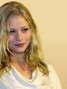 Emilie De-Ravin nude 156