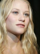 Emilie De-Ravin nude 29