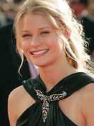 Emilie De-Ravin nude 74