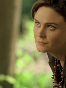 Emily Deschanel nude 3