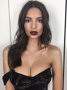 Emily Ratajkowski nude 3