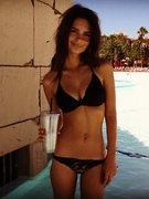 Emily Ratjkowski nude 30