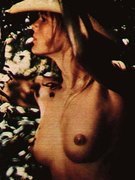 Evans Linda nude 2