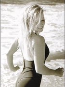 Geri Halliwell nude 22