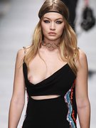 Gigi Hadid nude 18