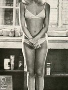 Goldie Hawn nude 70