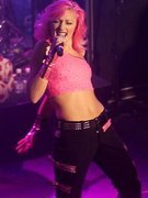 Gwen Stefani nude 14