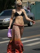 Gwen Stefani nude 32