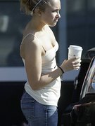 Hayden Panettiere nude 16