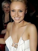 Hayden Panettiere nude 0