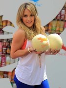 Hilary Duff nude 5