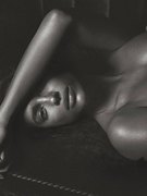 Irina Shayk nude 9