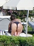 Jennifer Aniston nude 15