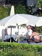 Jennifer Aniston nude 19