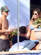 Jennifer Aniston nude 38