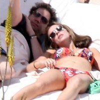 Jennifer Love Hewitt Hot In A Bikini