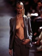 Jong Esther-De nude 10