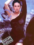 Karishma Kapoor nude 4