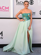 Kelsea Ballerini nude 0