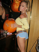 Kendra Wilkinson nude 30
