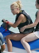 Kendra Wilkinson nude 37