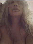 Kesha nude 0