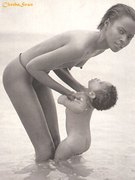 Kiara Kabukuru nude 7