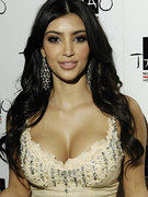 Kim Kardashian nude 411
