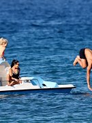 Kourtney Kardashian nude 21