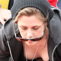 Kristen Stewart sexy pics and paparazzi photos  