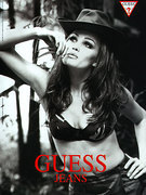 Larissa Bond nude 11