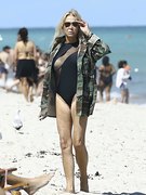Lauren Foster nude 3