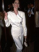 Lesley Anne Warren nude 8