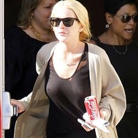 Lindsay Lohan braless pics!