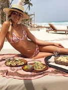 Ludi Delfino nude 17