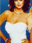 Lynda Carter nude 12