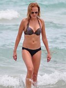 Malin Akerman nude 9