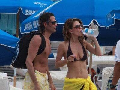 Maria Menounos classic bikini pics