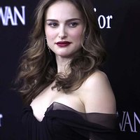 Natalie Portman Boobs Bust Out