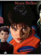 Nicole De-Boer nude 0