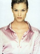 Noortje Halswijk nude 3