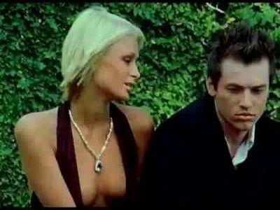 Paris Hilton exposing her nipple in ‘The Hillz’
